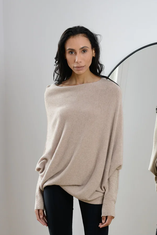 Celestia | Pullover mit Asymmetrischem Design und Atmungsaktivem Stoff für Frauen