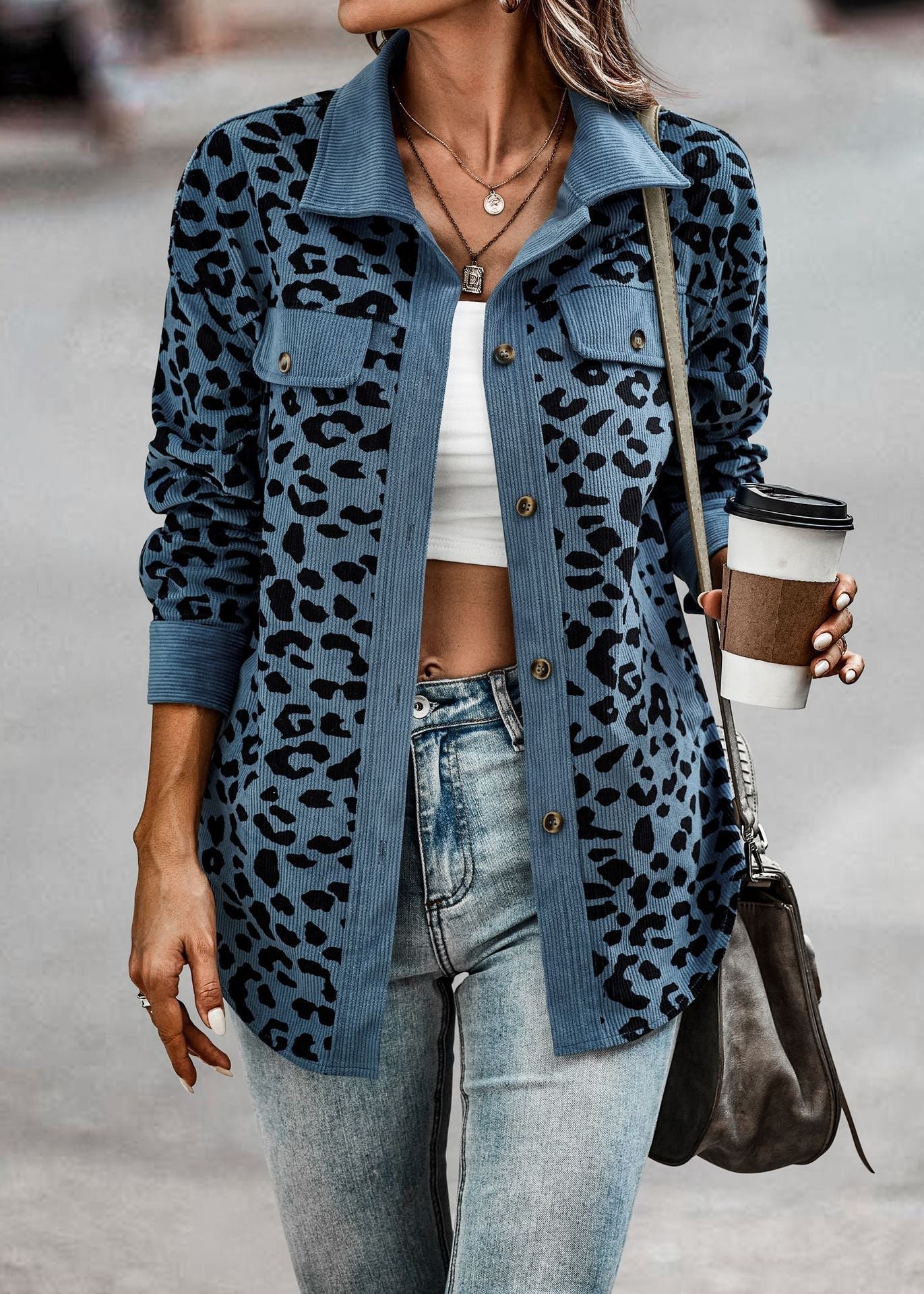 Liora | Jacke mit Ungezähmtem Leopardenmuster und Stilvollem Design für Frauen