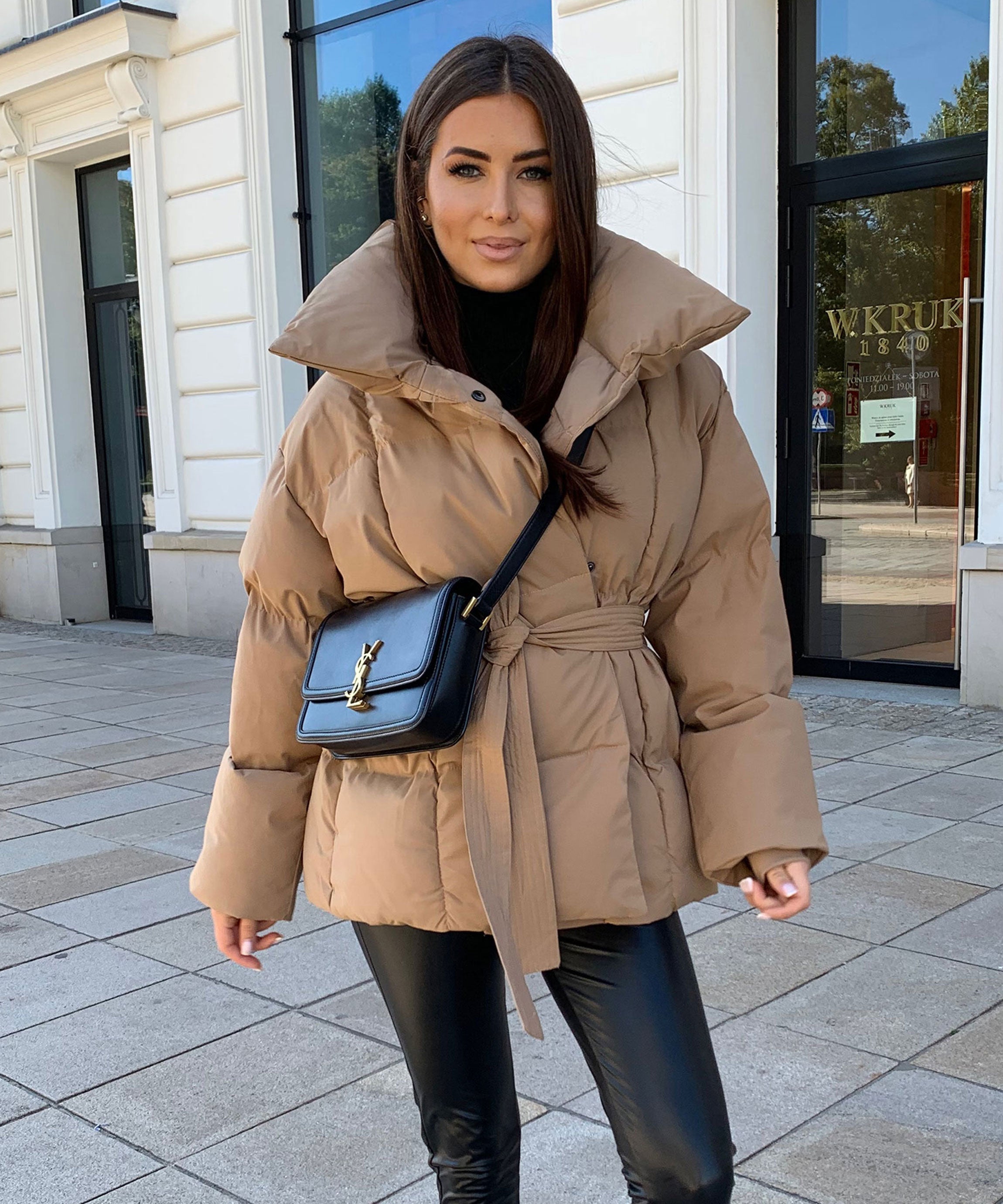 Celestia | Kurzjacke mit Wärmeschutz und geräumigen Taschen für Frauen