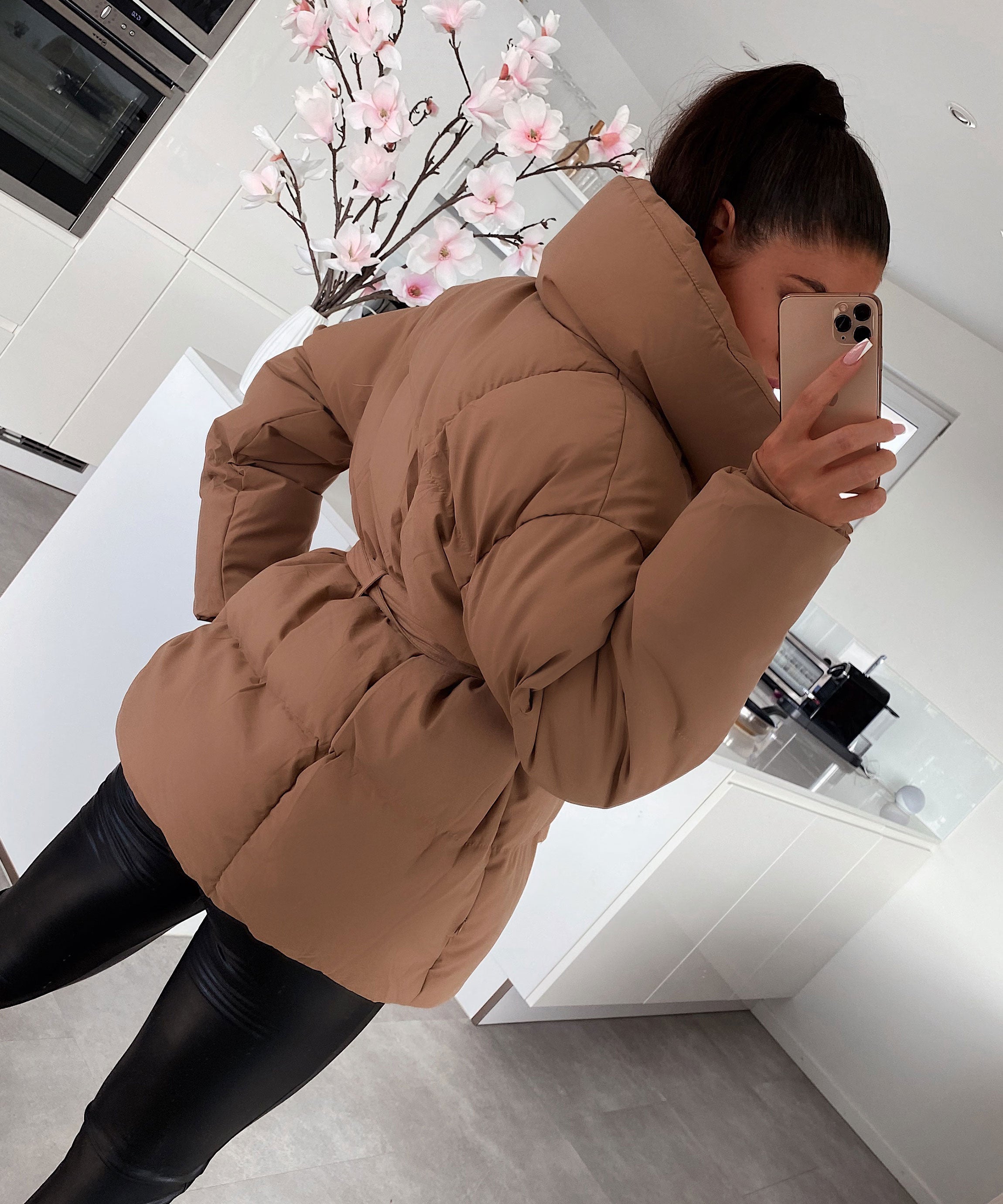 Celestia | Kurzjacke mit Wärmeschutz und geräumigen Taschen für Frauen