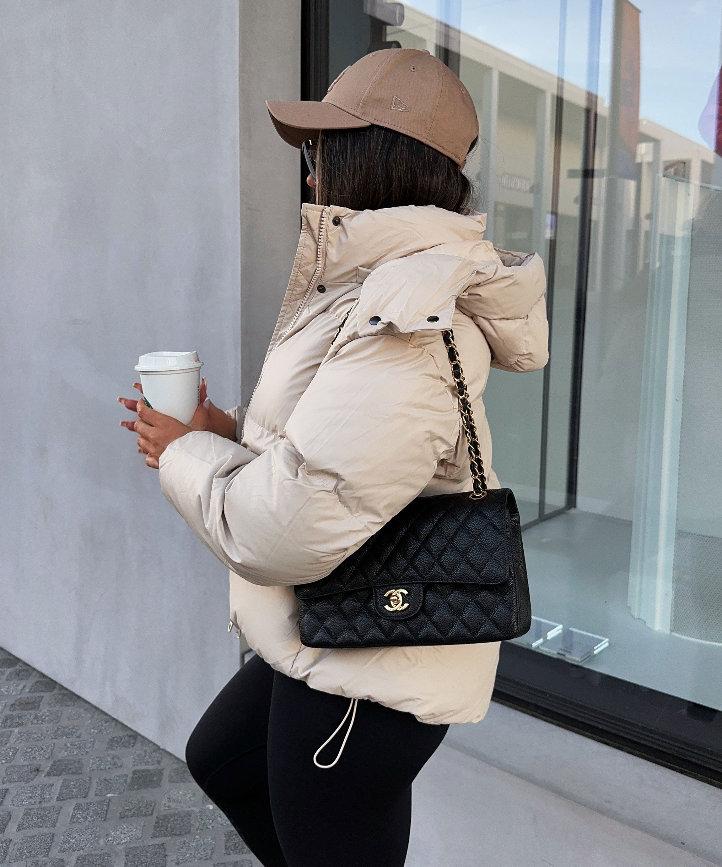Livia | Jacke mit Leichtem Leder und Abnehmbarer Kapuze für Frauen im Winter