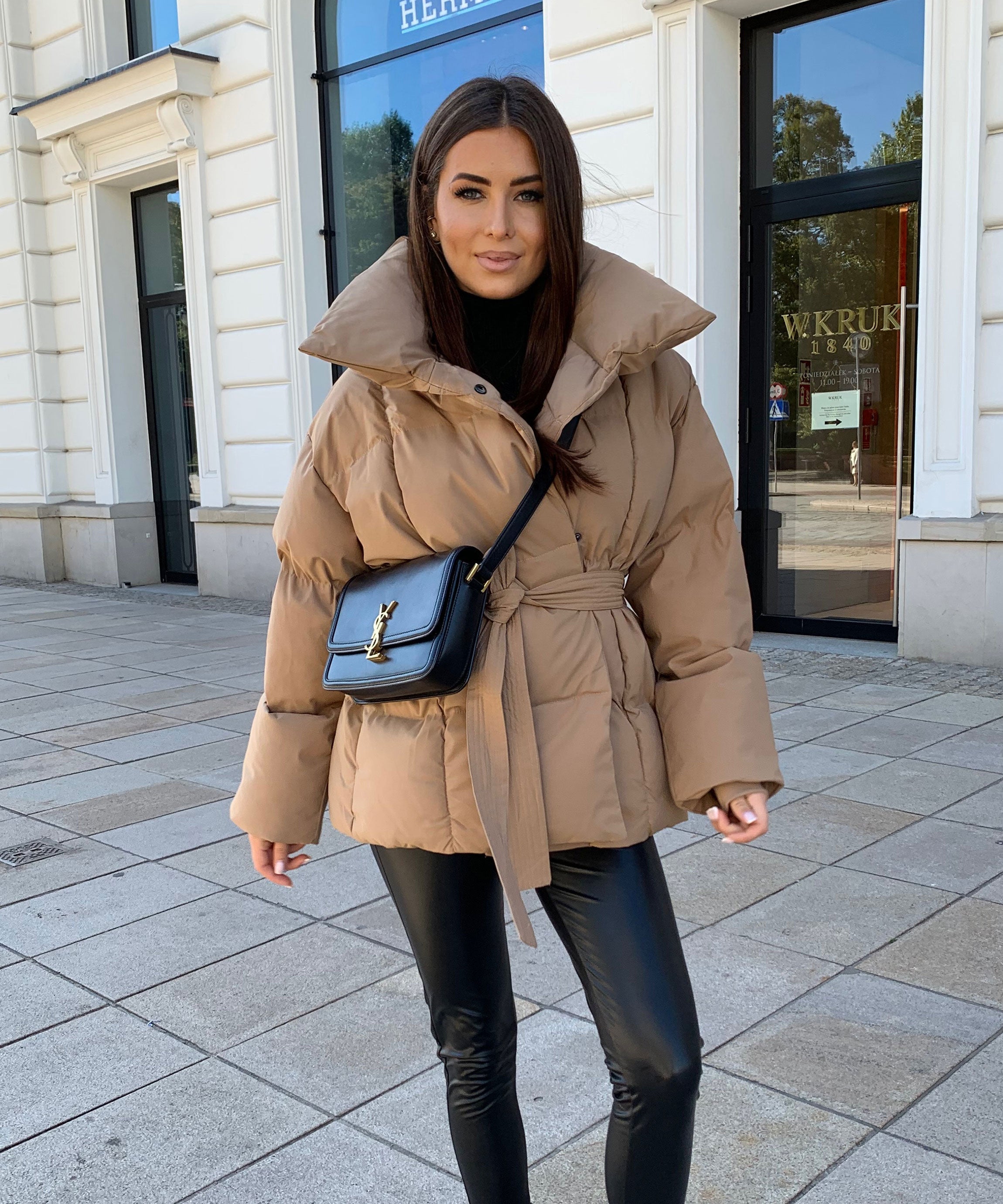 Celestia | Kurzjacke mit Wärmeschutz und geräumigen Taschen für Frauen