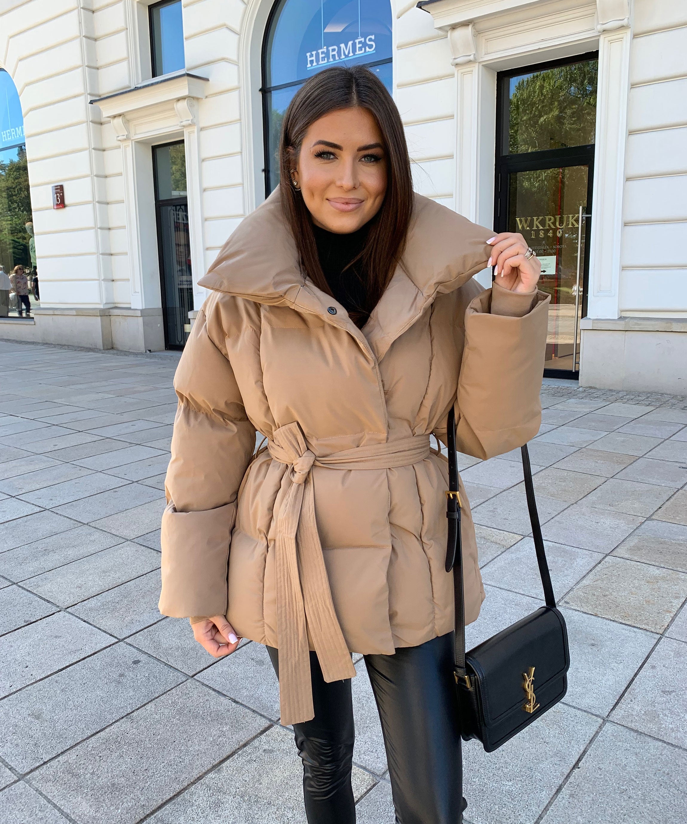 Celestia | Kurzjacke mit Wärmeschutz und geräumigen Taschen für Frauen