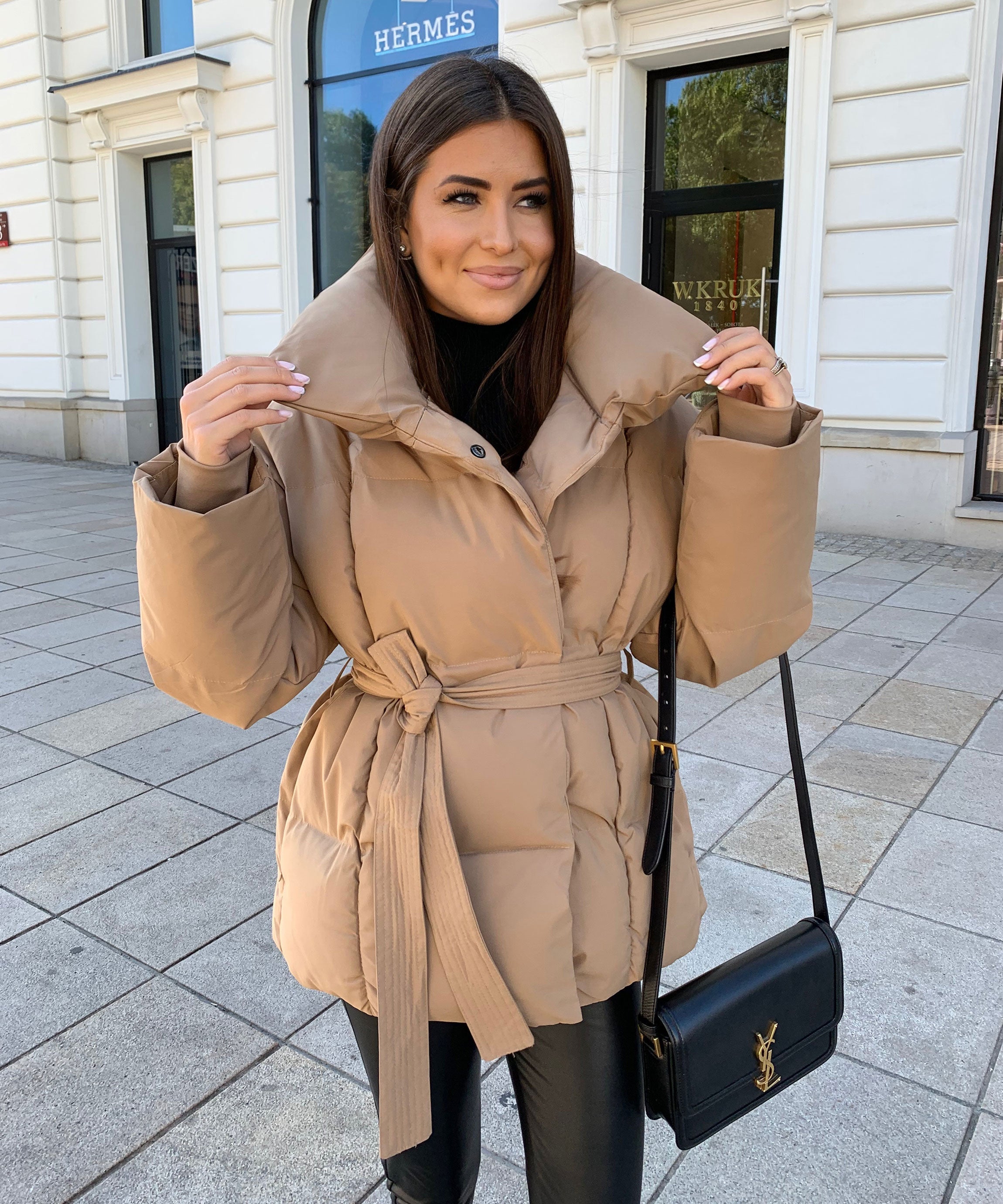 Celestia | Kurzjacke mit Wärmeschutz und geräumigen Taschen für Frauen