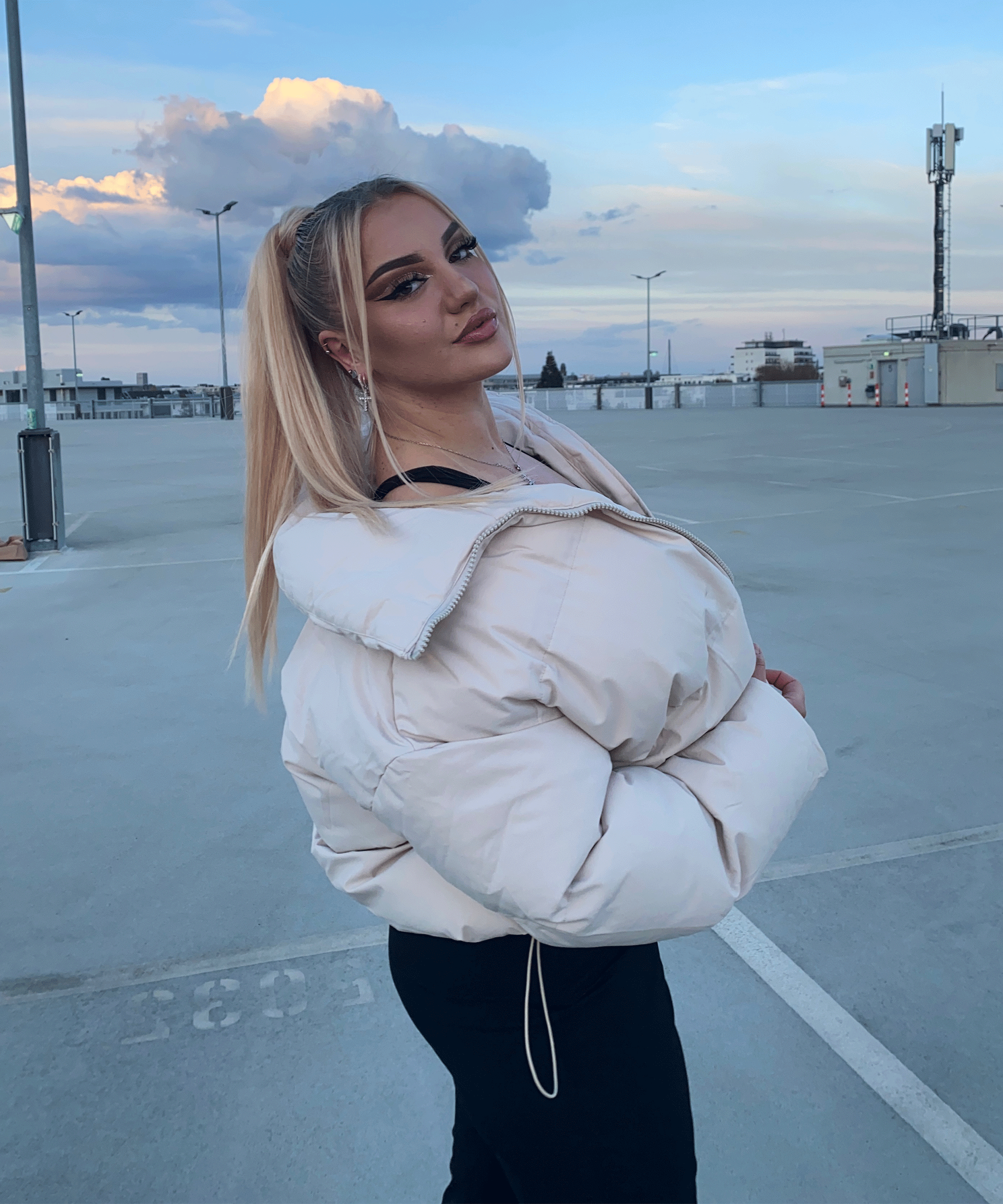 Celeste | Jacke mit Hoher Wärmeleistung und Anpassbarem Schnitt für Damen