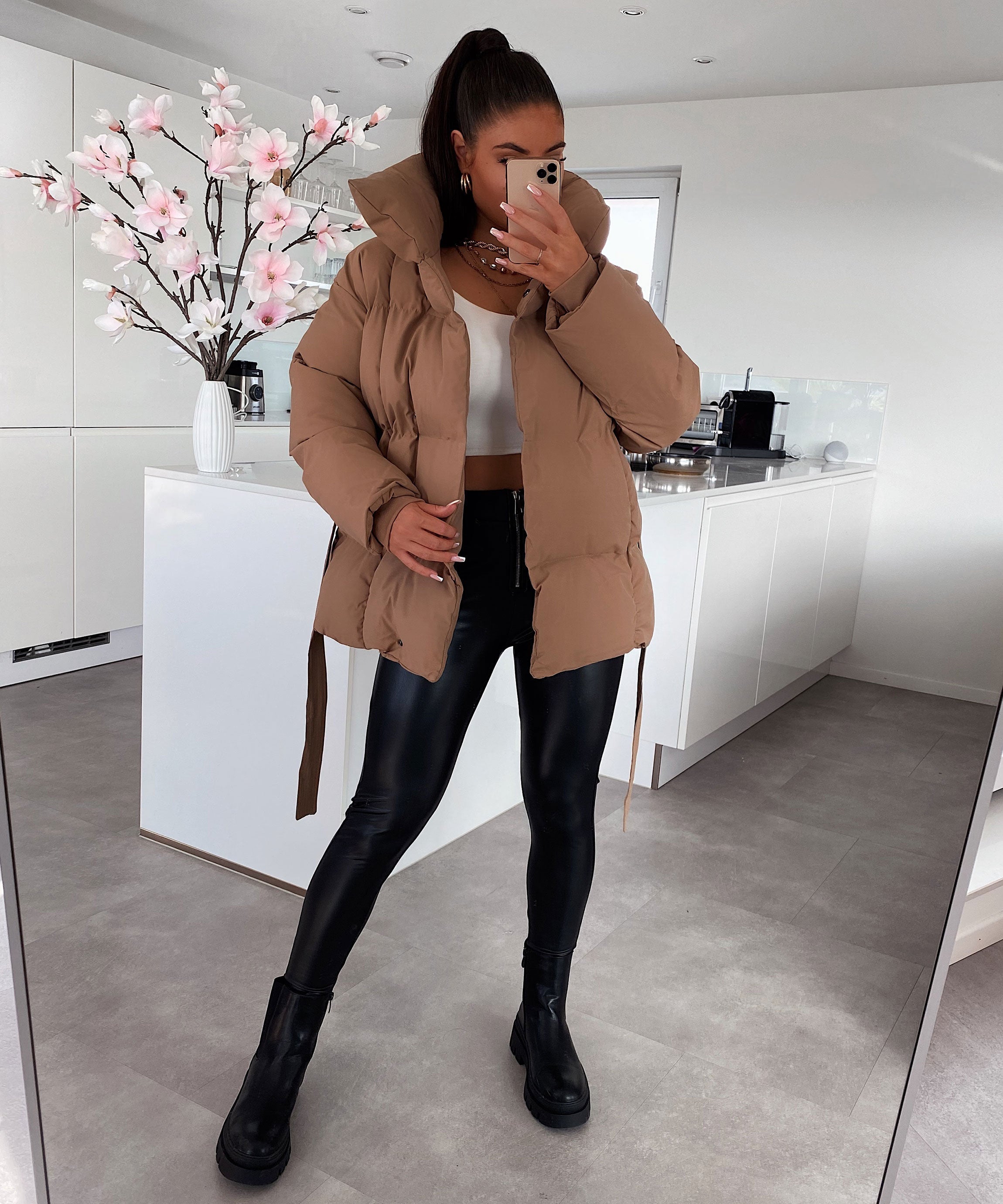 Celestia | Kurzjacke mit Wärmeschutz und geräumigen Taschen für Frauen