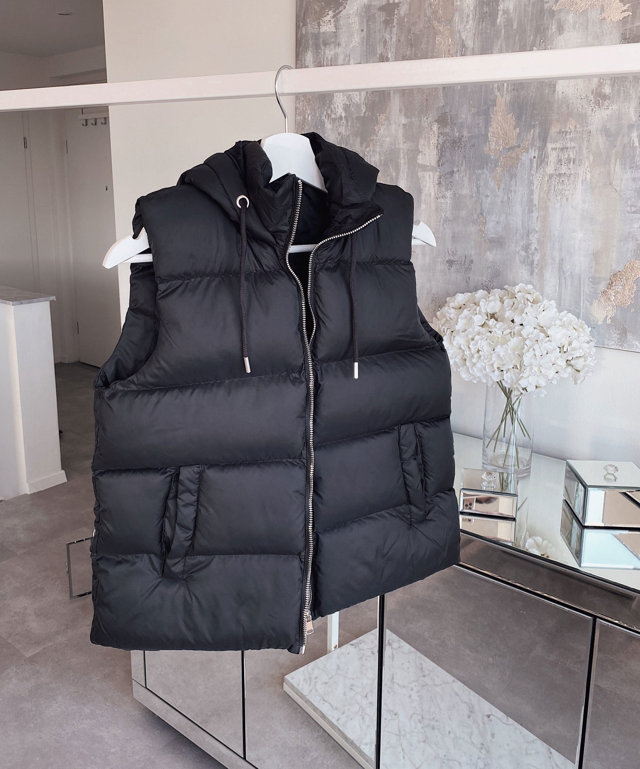 Aurelia | Kurzjacke mit Kapuze und regulärer Passform für Frauen