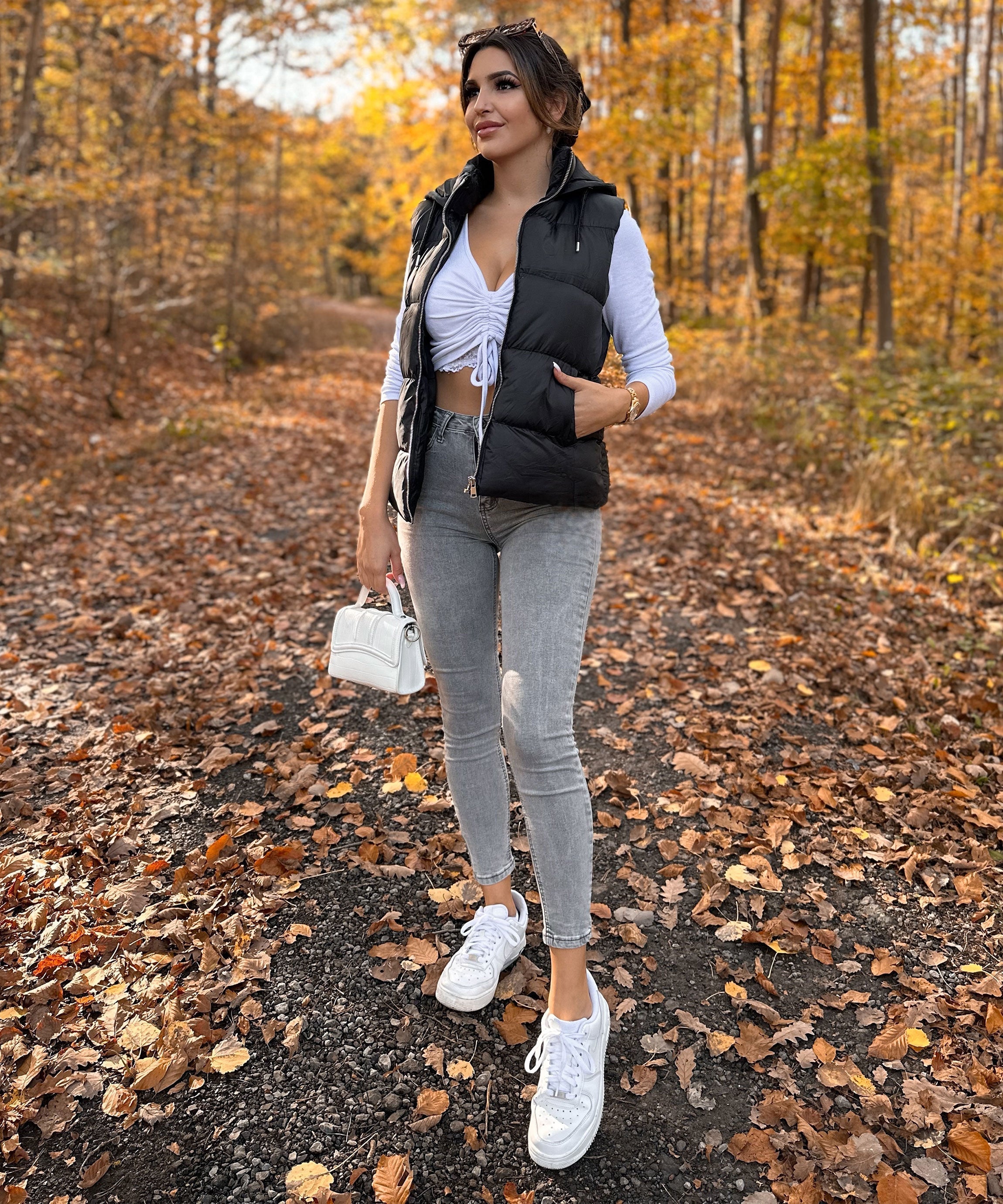 Aurelia | Kurzjacke mit Kapuze und regulärer Passform für Frauen