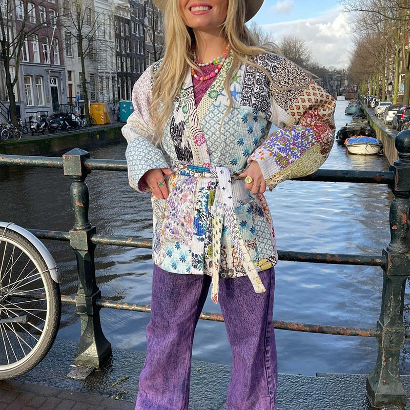 Liora | Strickjacke mit Buntmuster und Figurbetontem Schnitt für Damen